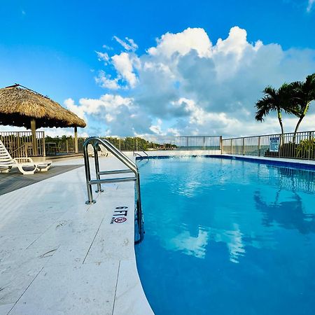 Ragged Edge Resort & Marina Исламорада Екстериор снимка