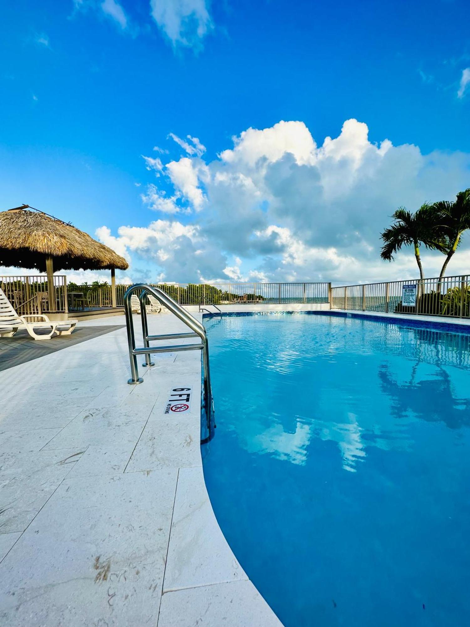Ragged Edge Resort & Marina Исламорада Екстериор снимка