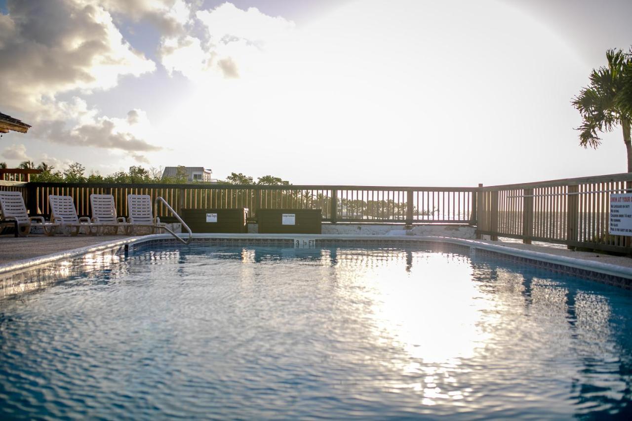 Ragged Edge Resort & Marina Исламорада Екстериор снимка